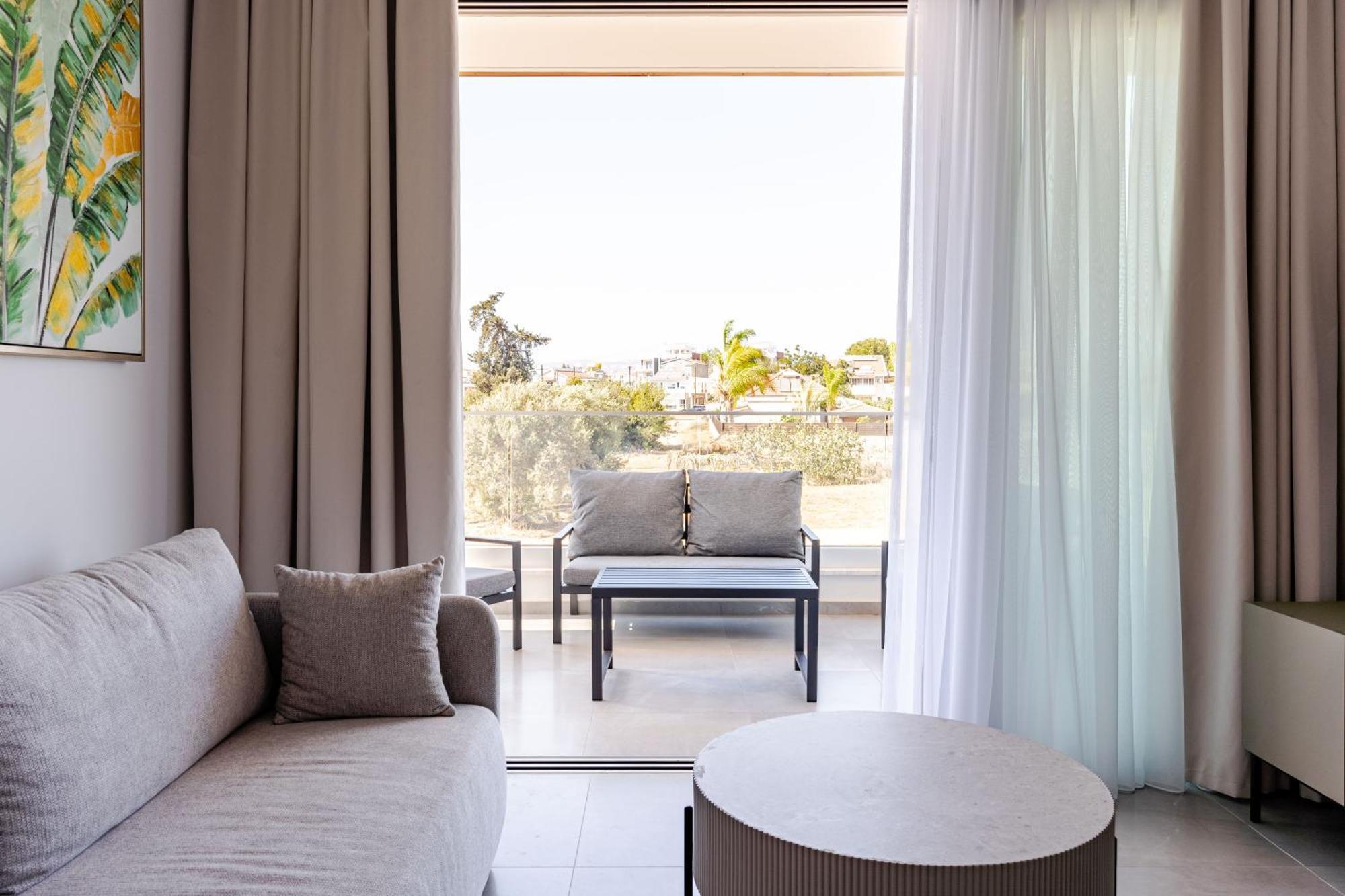 Yamas Urban Living Zakaki Pool Penthouses & Apartments Limisso Esterno foto